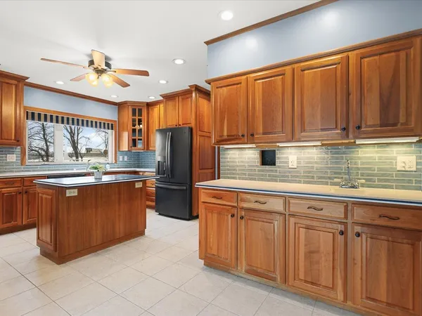 $495,000 | 2014 Glenview Road, Rockford, IL 61107