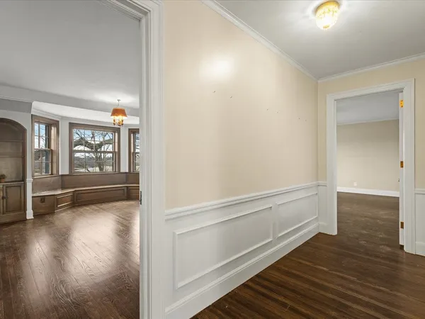 $495,000 | 2014 Glenview Road, Rockford, IL 61107