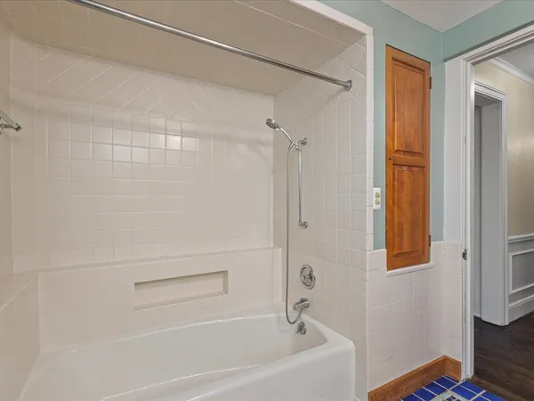 $495,000 | 2014 Glenview Road, Rockford, IL 61107