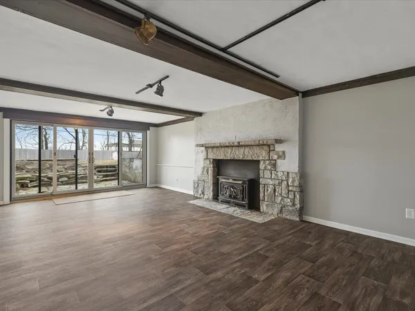 $495,000 | 2014 Glenview Road, Rockford, IL 61107