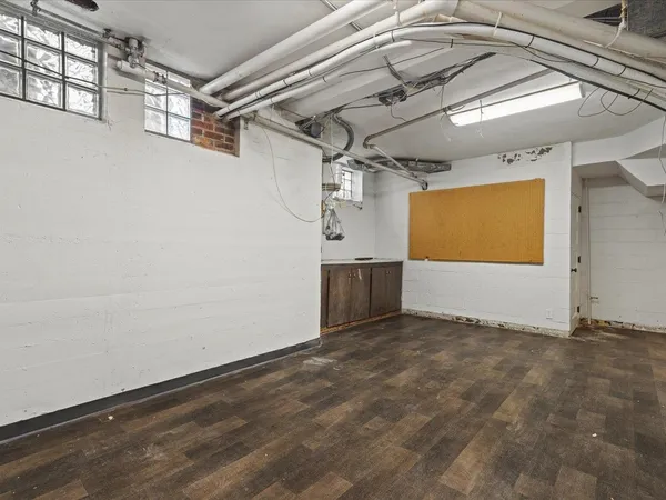 $495,000 | 2014 Glenview Road, Rockford, IL 61107