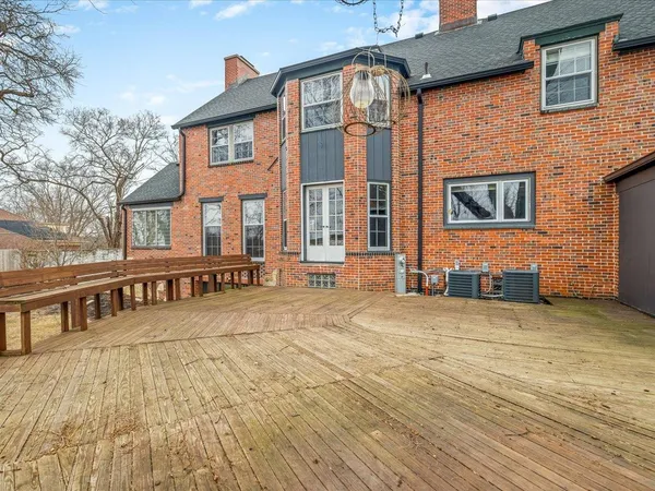 $495,000 | 2014 Glenview Road, Rockford, IL 61107