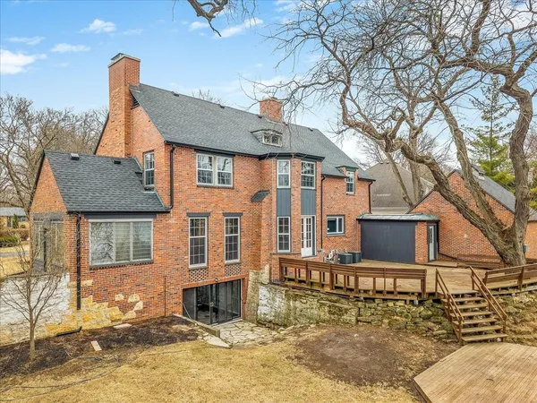 $495,000 | 2014 Glenview Road, Rockford, IL 61107
