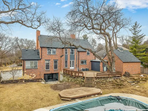 $495,000 | 2014 Glenview Road, Rockford, IL 61107