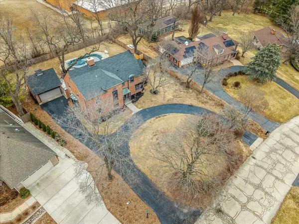 $495,000 | 2014 Glenview Road, Rockford, IL 61107