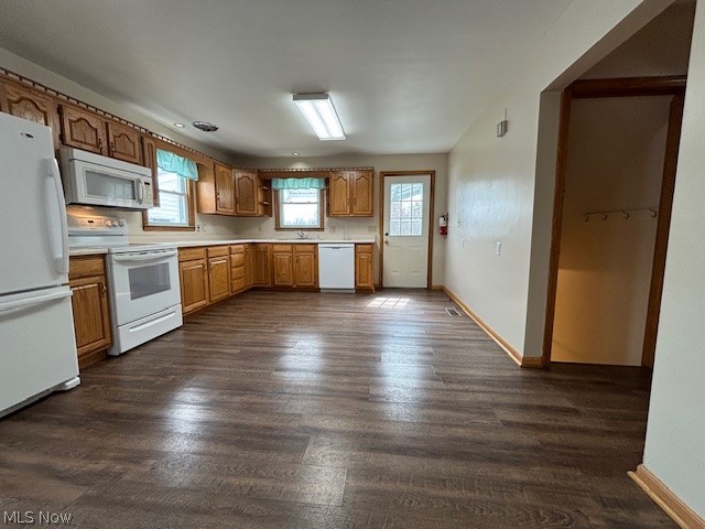 11146 Cadiz Road Cambridge, OH 43725 - Photo 2 of 28 Modern kitchen with laminate floor