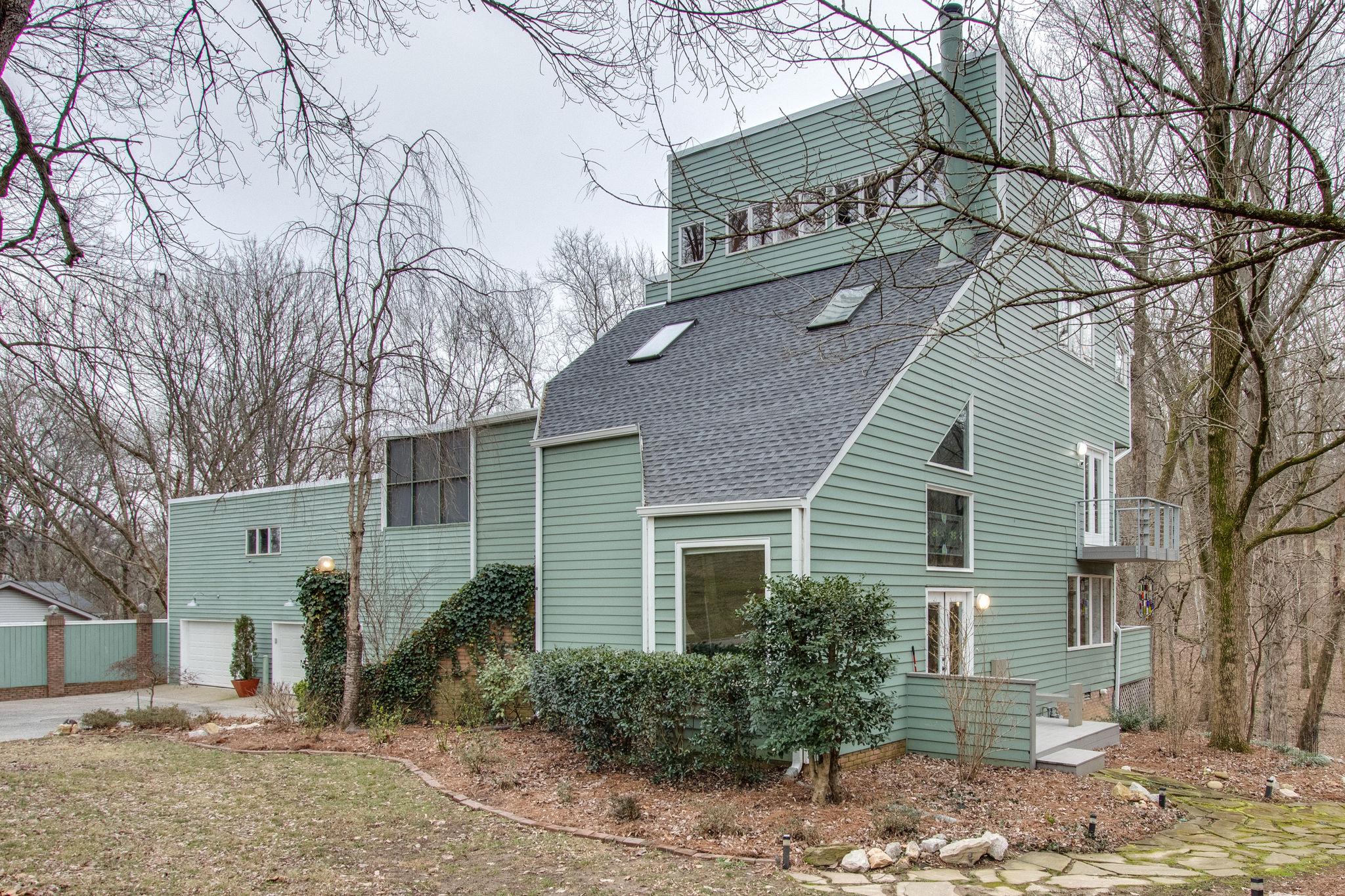 1922 Arlington Road Lebanon, TN 37087 - Photo 2 of 30 a view of a house with a yard and plants