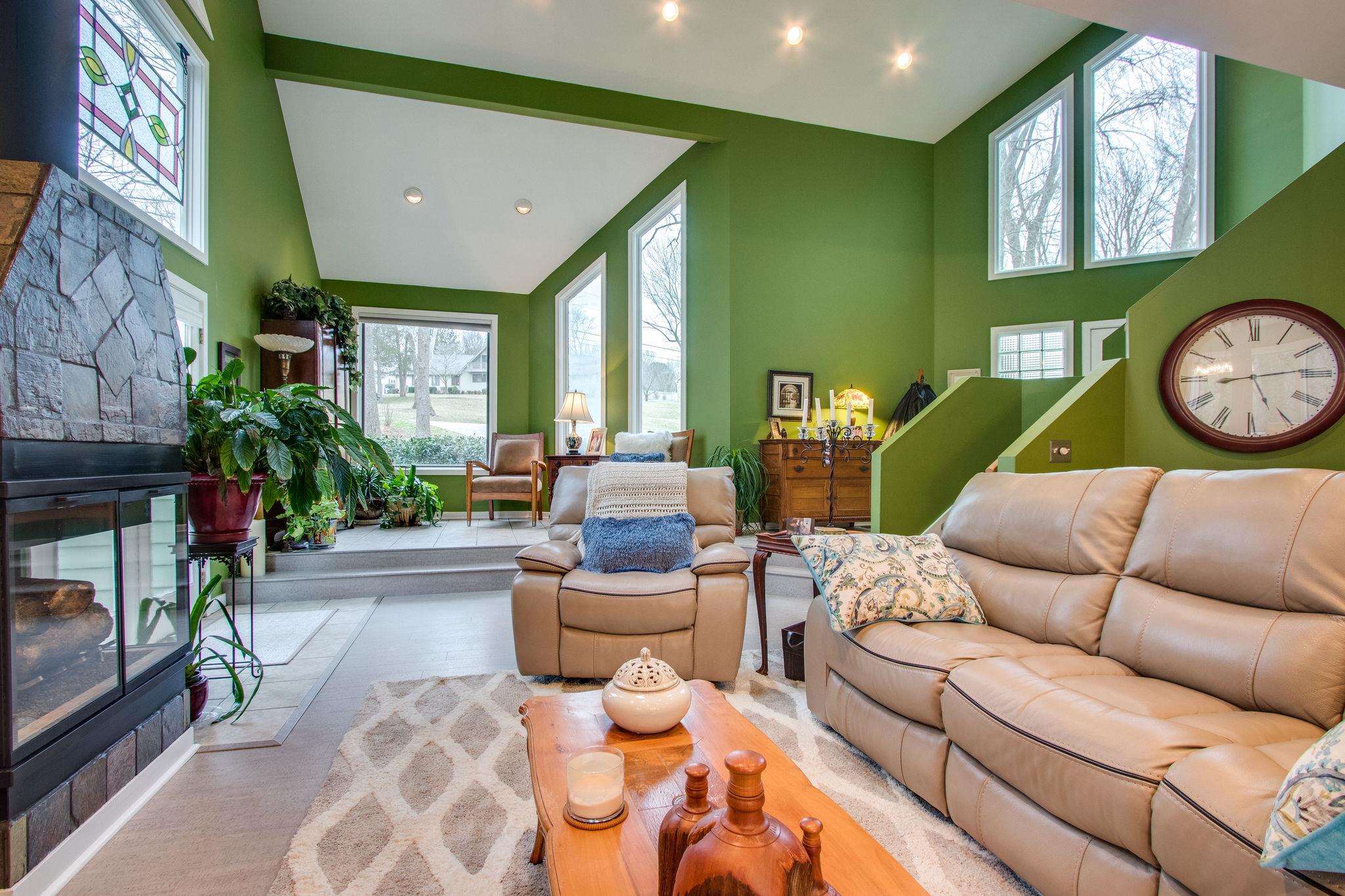 1922 Arlington Road Lebanon, TN 37087 - Photo 5 of 30 a living room with furniture and a clock