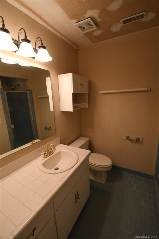 10959 Painted Tree Road, Unit 17 Charlotte, NC 28226 - Photo 16 of 24 Gallery Image 16