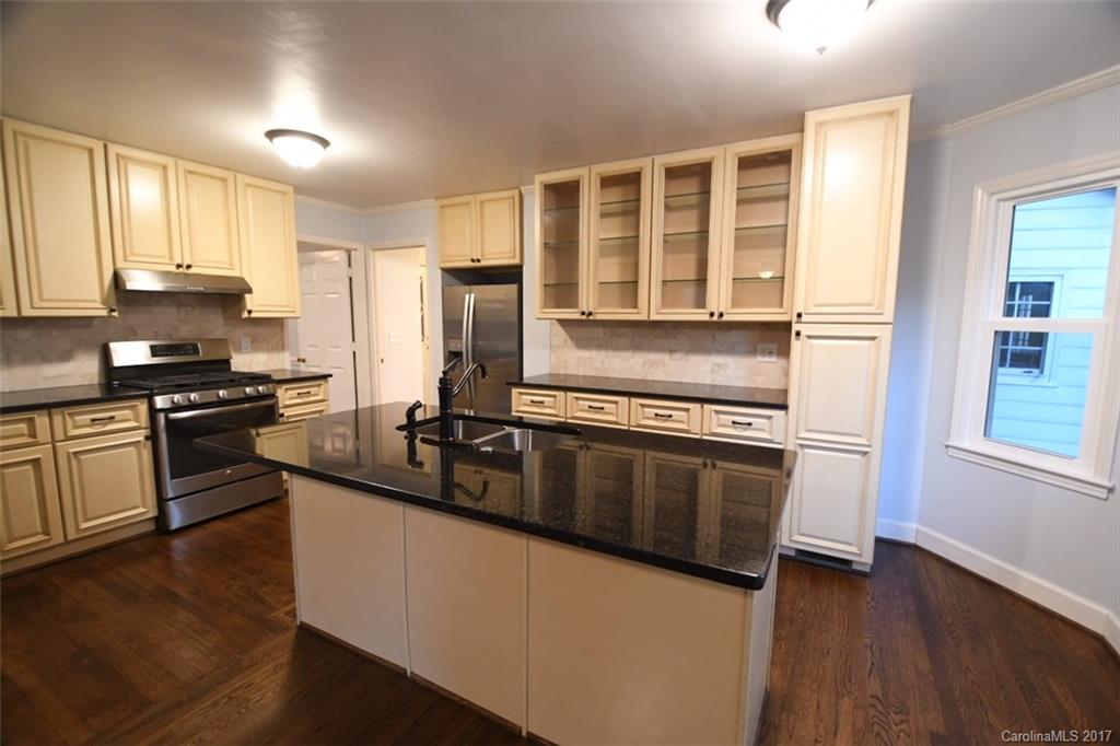 10959 Painted Tree Road, Unit 17 Charlotte, NC 28226 - Photo 5 of 24 Gallery Image 5