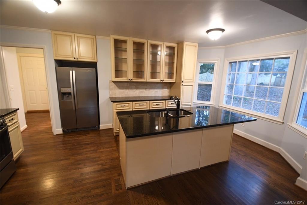 10959 Painted Tree Road, Unit 17 Charlotte, NC 28226 - Photo 6 of 24 Gallery Image 6