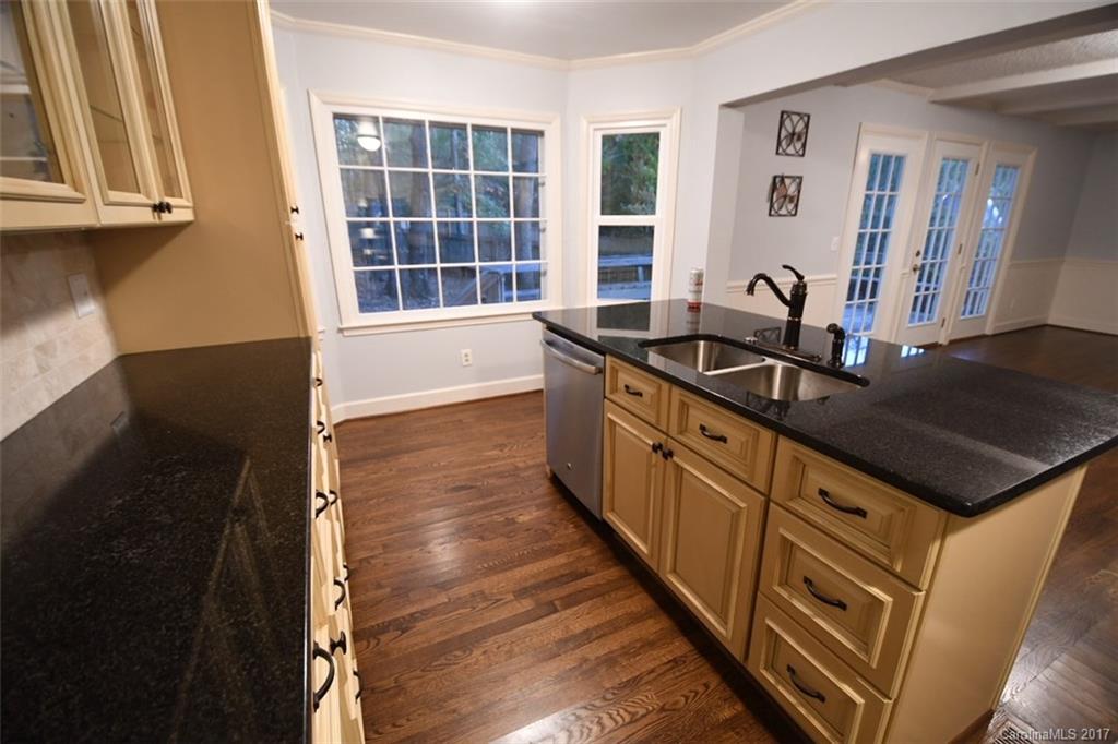 10959 Painted Tree Road, Unit 17 Charlotte, NC 28226 - Photo 7 of 24 Gallery Image 7