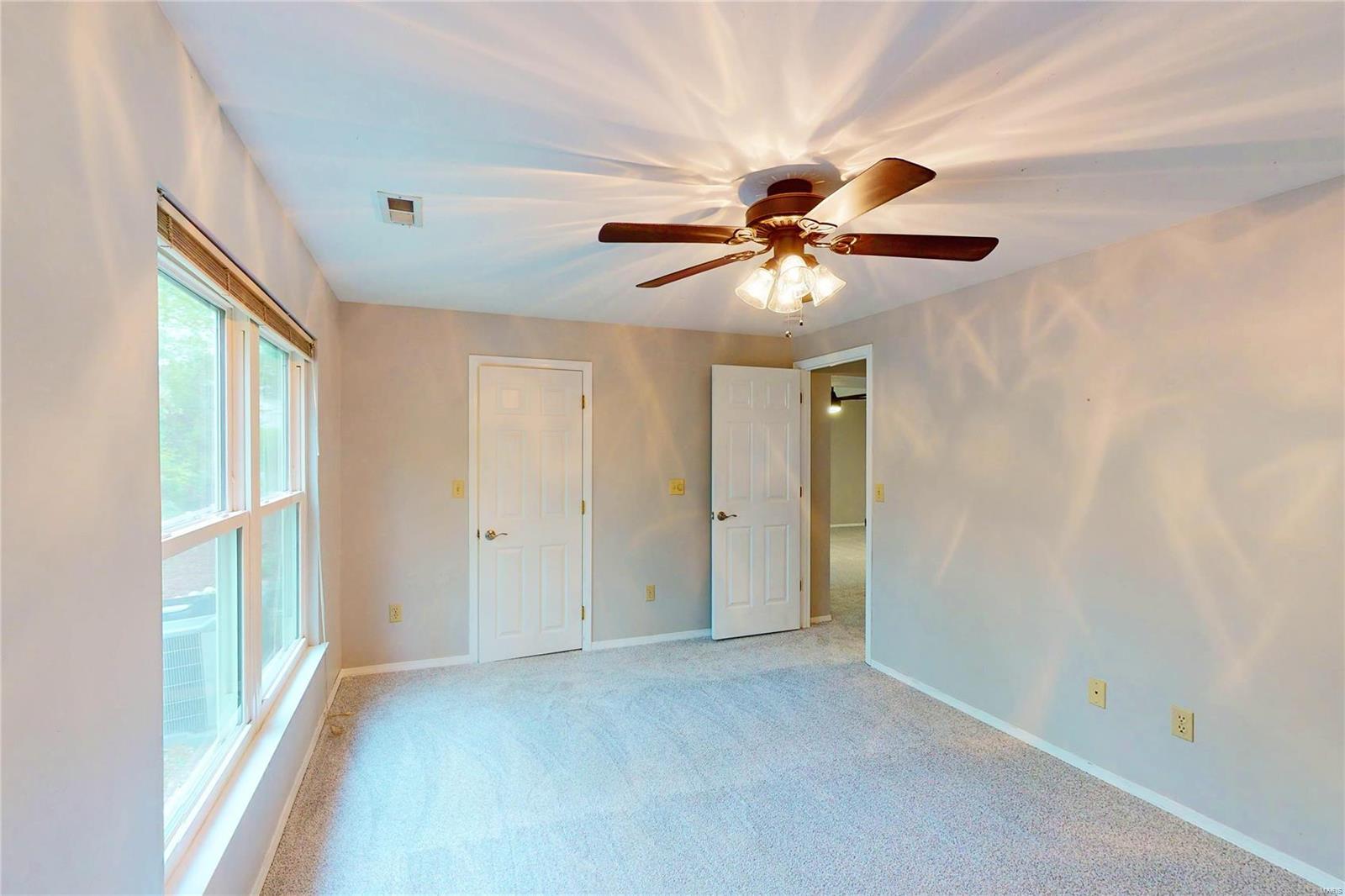 552 Oak Ridge Trails Court Ballwin, MO 63021 - Photo 17 of 39 Gallery Image 17