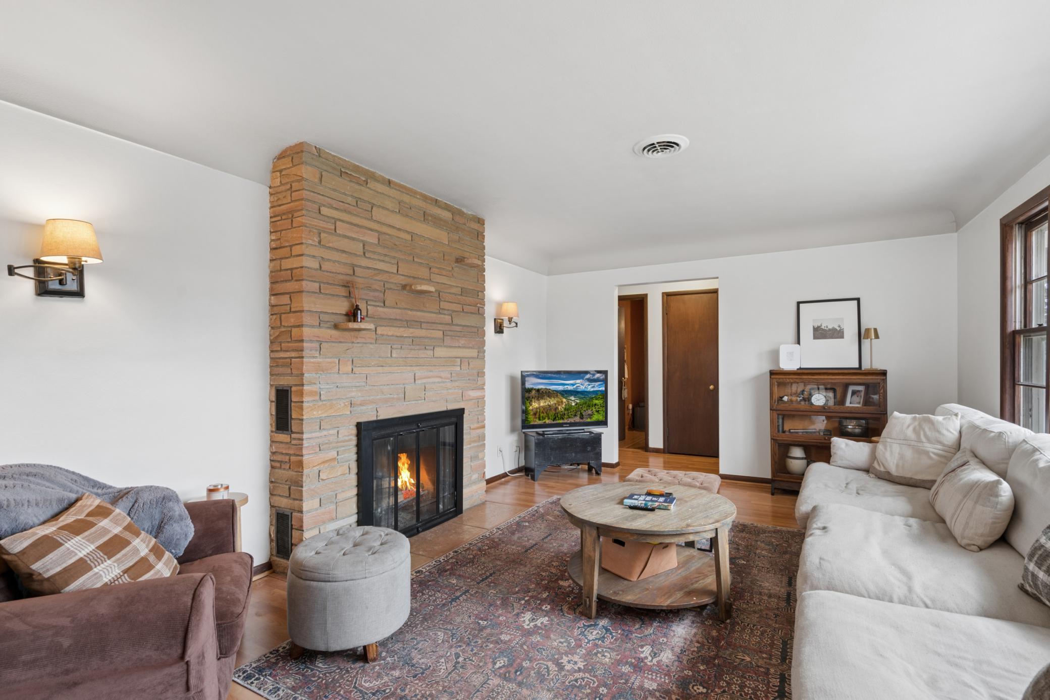 2820 Washta Bay Road Chanhassen, MN 55331 - Photo 6 of 56