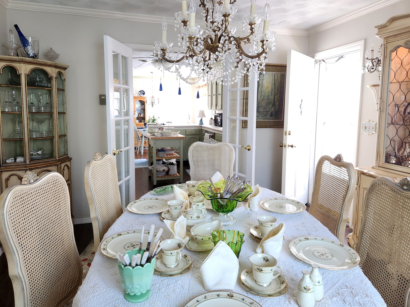 766 East Fairfield Road Mount Vernon, IL 62864 - Photo 25 of 134 a dining room with furniture a chandelier and wooden floor