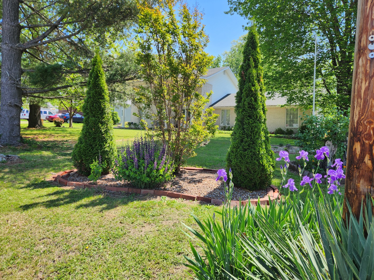 766 East Fairfield Road Mount Vernon, IL 62864 - Photo 71 of 134 a front view of a house with a yard and garden