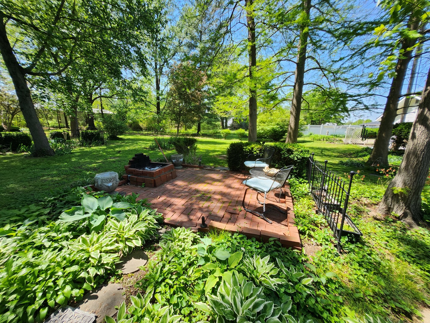 766 East Fairfield Road Mount Vernon, IL 62864 - Photo 99 of 134 a backyard of a house with lots of green space and fountain