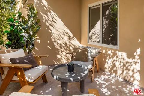 $1,999,000 | 911 7th Street, Unit D, Santa Monica, CA 90403