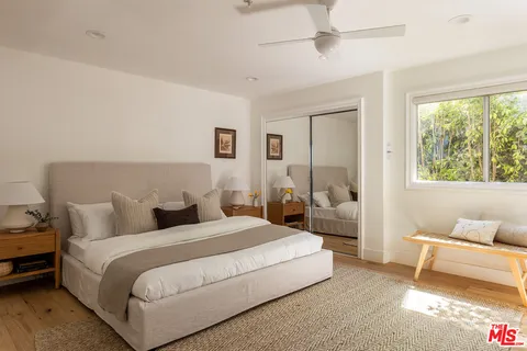 $1,999,000 | 911 7th Street, Unit D, Santa Monica, CA 90403