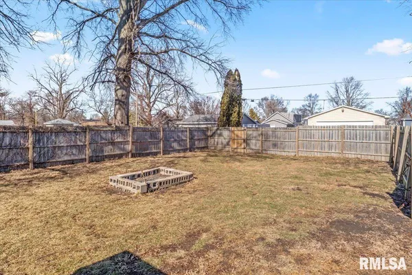 $119,000 | 819 West Franklin Street, Taylorville, IL 62568