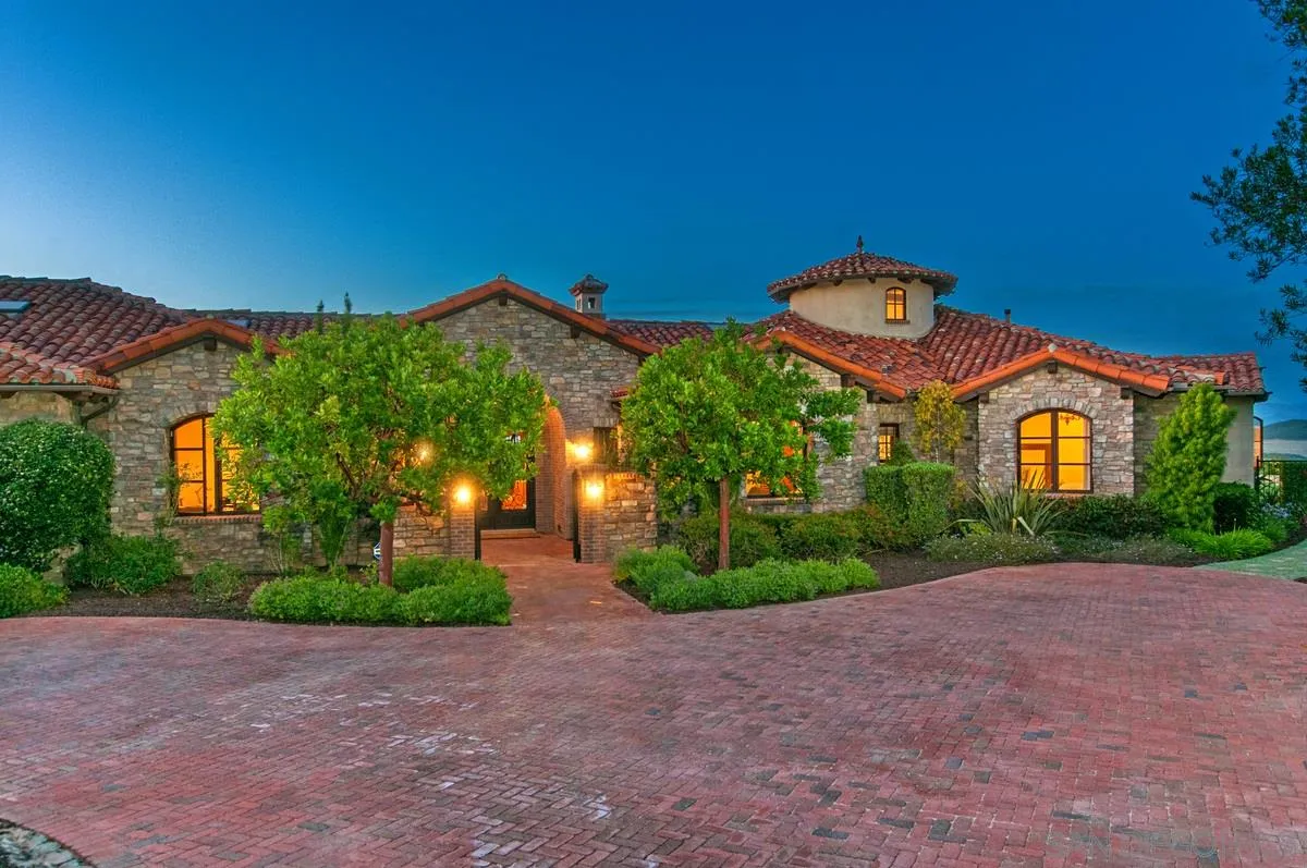 18382 Via Ambiente Rancho Santa Fe, CA 92067 - Photo 3 of 18 Gallery Image 3