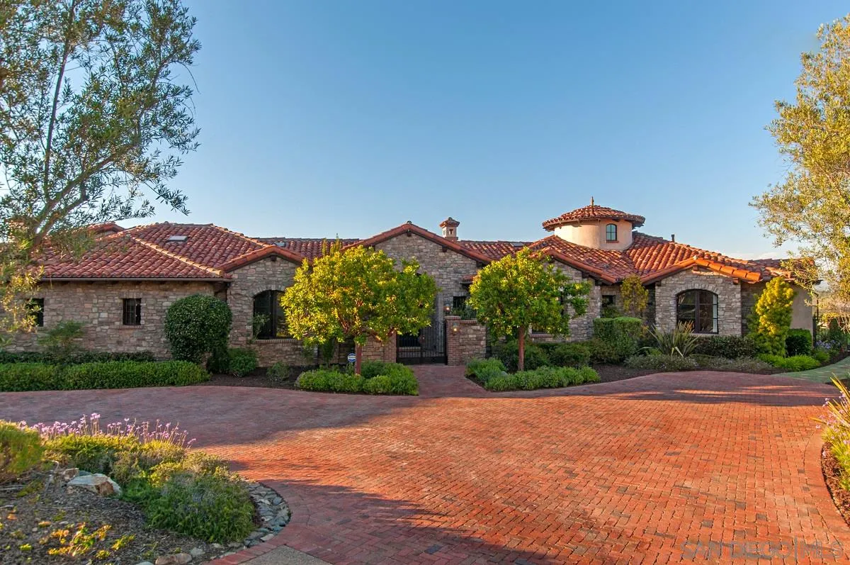 18382 Via Ambiente Rancho Santa Fe, CA 92067 - Photo 6 of 18 Gallery Image 6
