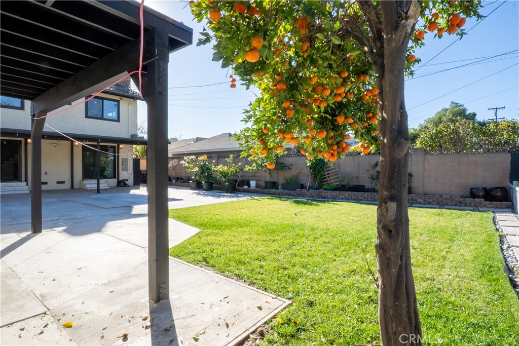 5339 East Greenmeadow Road Long Beach, CA 90808 - Photo 22 of 34 a view of an outdoor space and porch