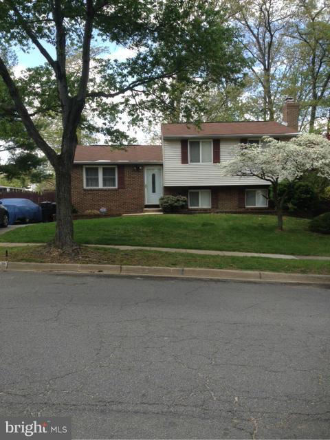 6102 Clinton Way Clinton, MD 20735 - Photo 1 of 8 Exterior (Front)