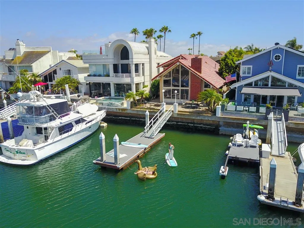 23 Sandpiper Strand Coronado, CA 92118 - Photo 24 of 25 a front view of house with yard and outdoor seating