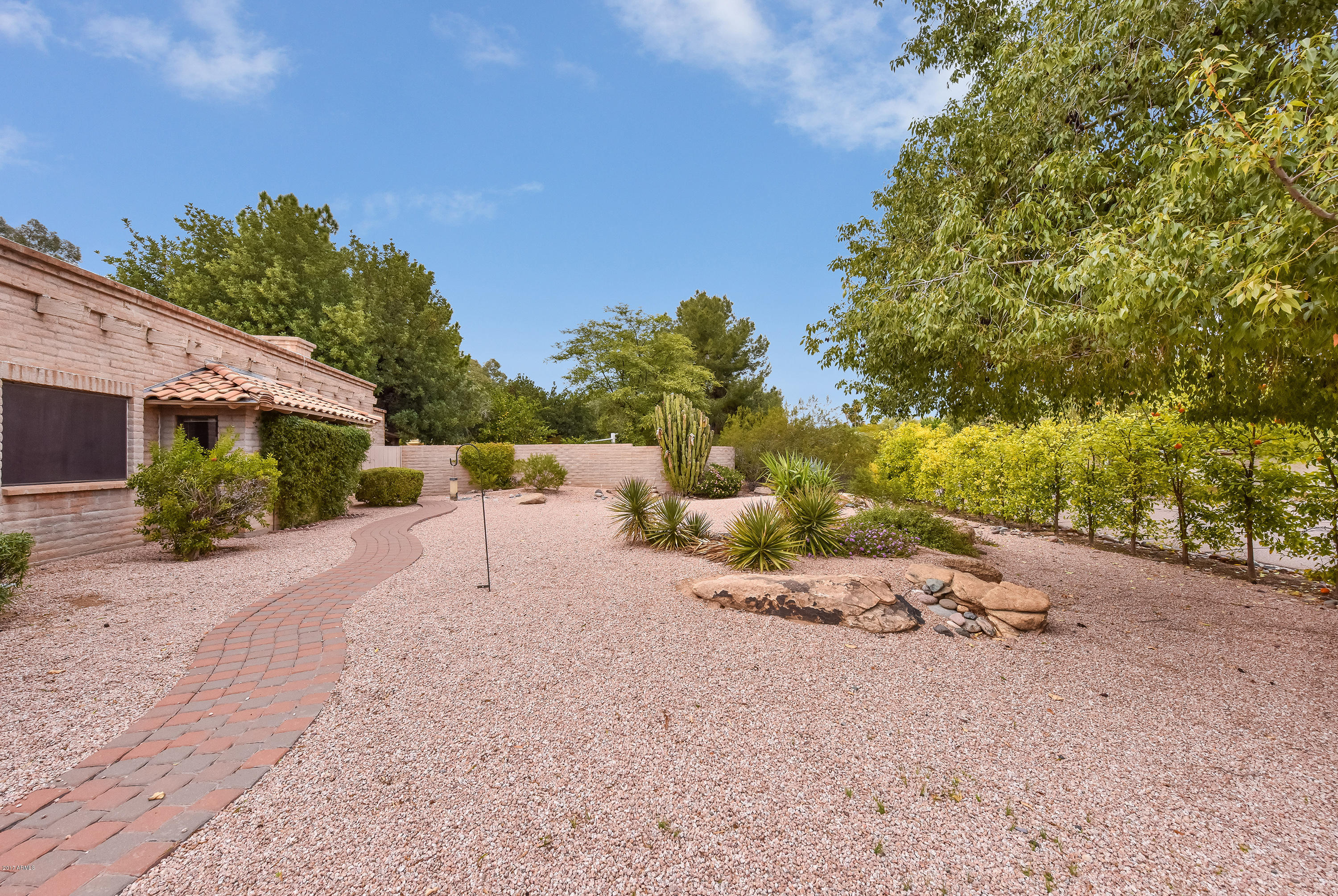 6230 East Doubletree Ranch Road Paradise Valley, AZ 85253 - Photo 27 of 33 Side Yard