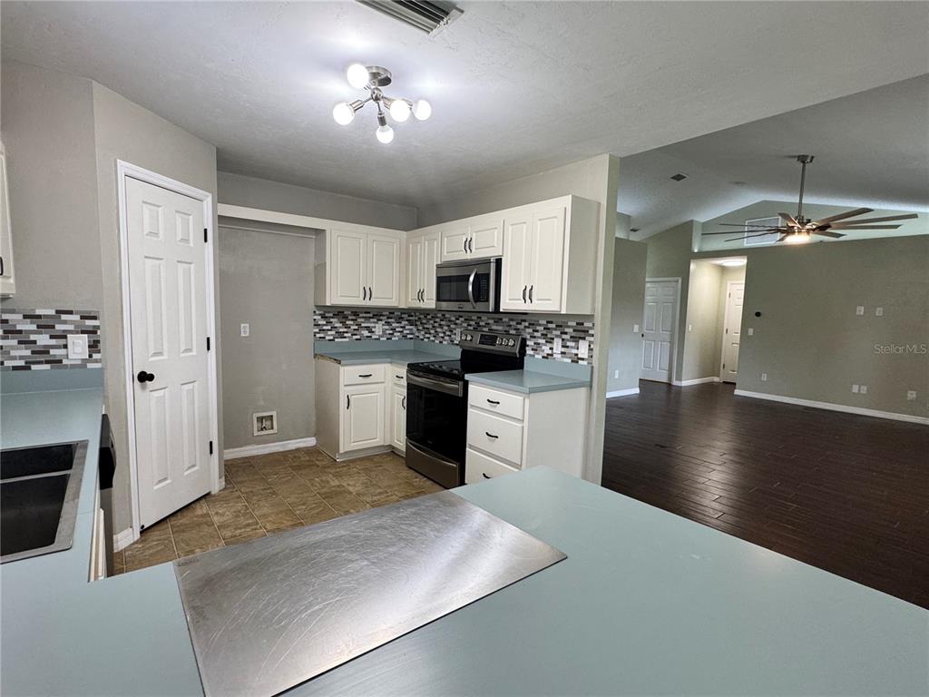25184 Northwest 9th Road Newberry, FL 32669 - Photo 7 of 33 Gallery Image 7