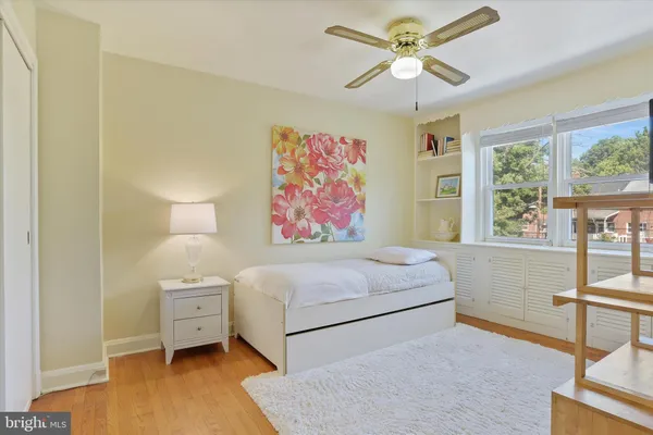 $299,900 | Frederick Avenue, Catonsville, MD 21228