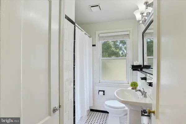 $299,900 | Frederick Avenue, Catonsville, MD 21228