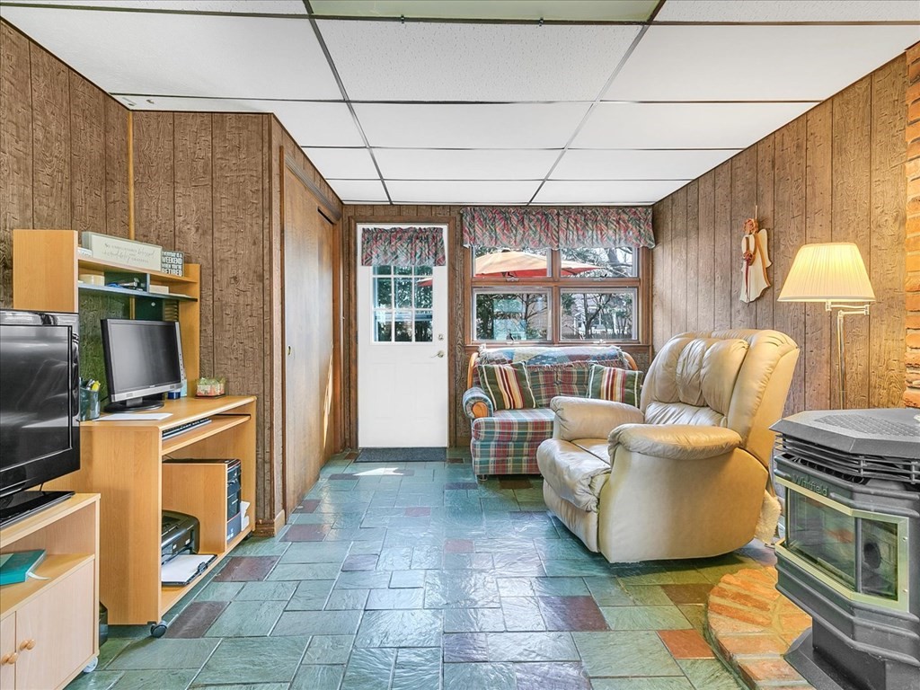 11 Barbara Road Danvers, MA 01923 - Photo 4 of 29