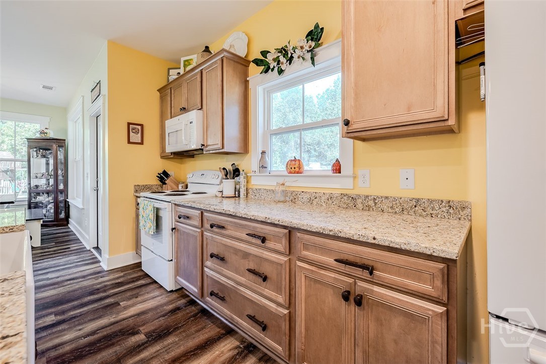 215 Lorenzo Hurst Road Springfield, GA 31329 - Photo 15 of 54