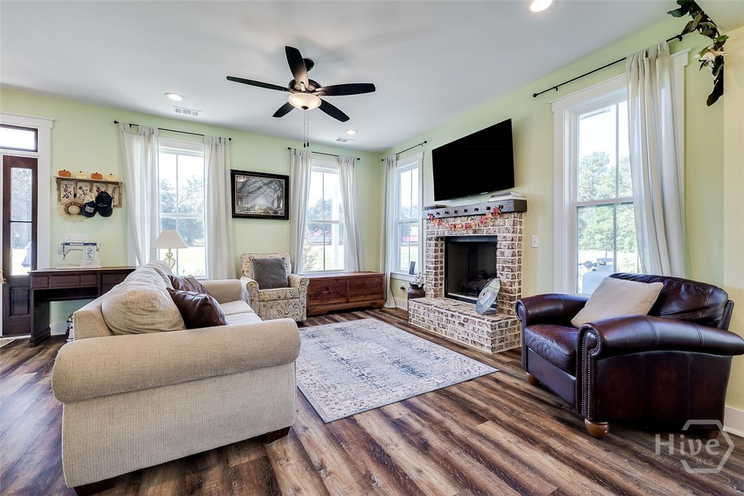 215 Lorenzo Hurst Road Springfield, GA 31329 - Photo 6 of 54