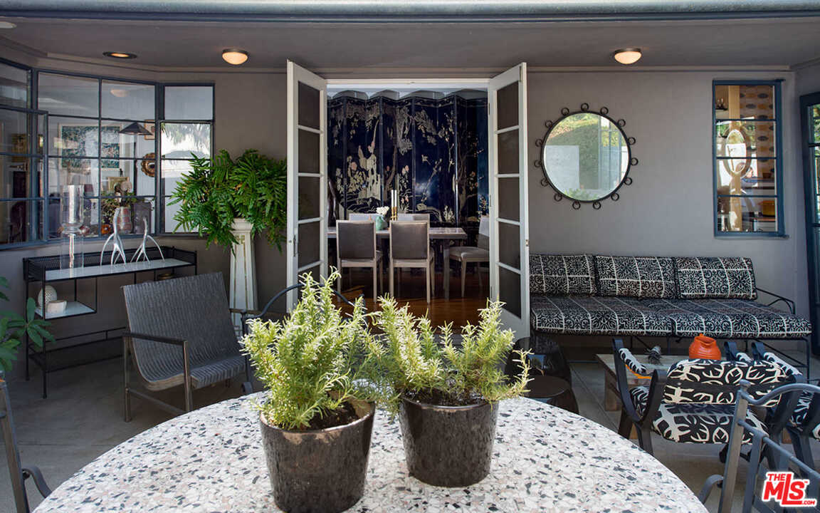 901 South Muirfield Road Los Angeles, CA 90019 - Photo 22 of 37 Gallery Image 22