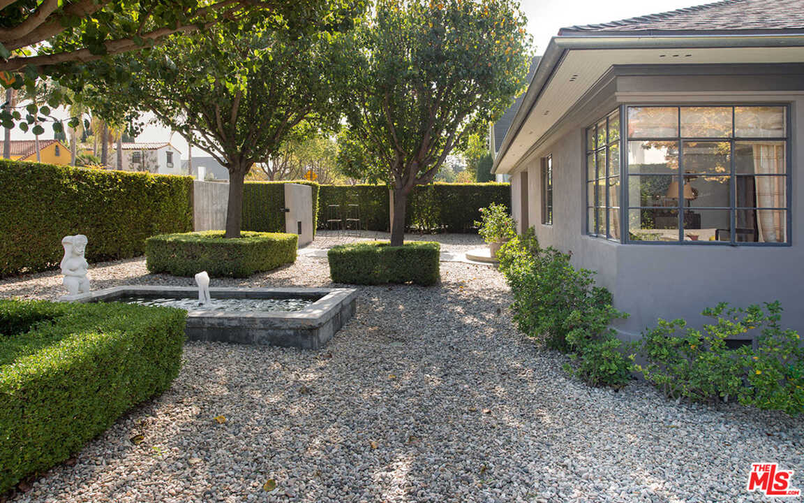 901 South Muirfield Road Los Angeles, CA 90019 - Photo 4 of 37 Gallery Image 4