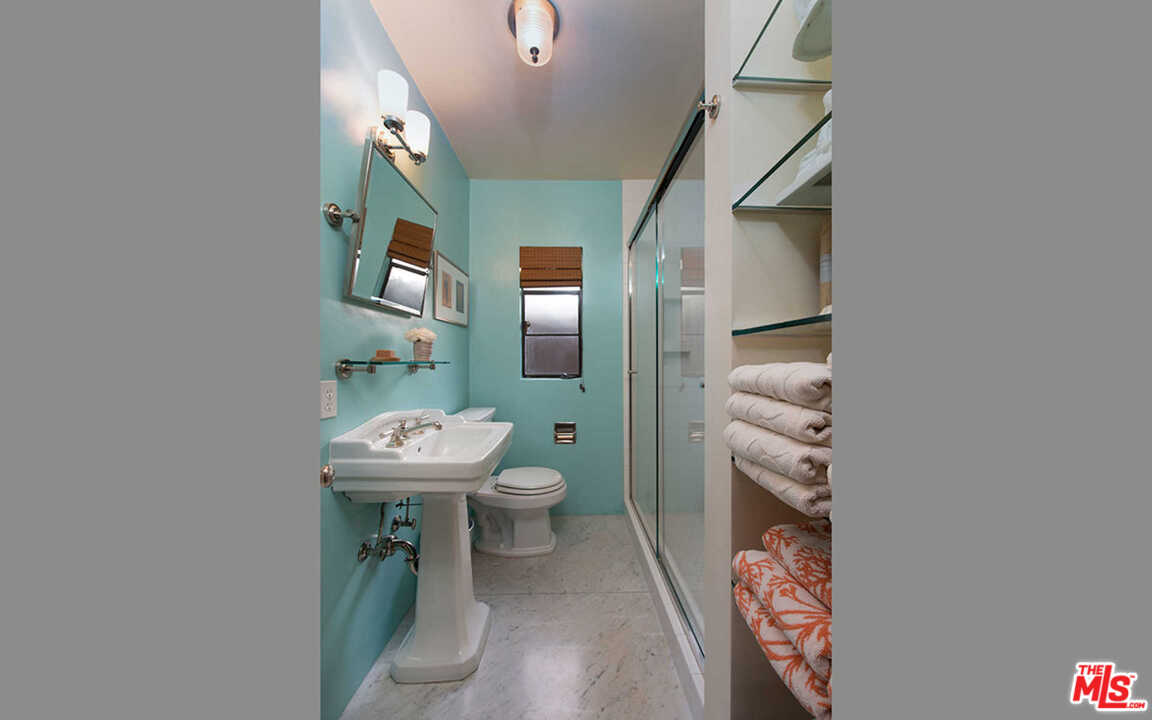 901 South Muirfield Road Los Angeles, CA 90019 - Photo 33 of 37 Gallery Image 33