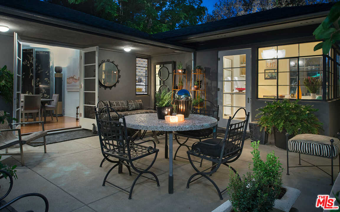 901 South Muirfield Road Los Angeles, CA 90019 - Photo 35 of 37 Gallery Image 35