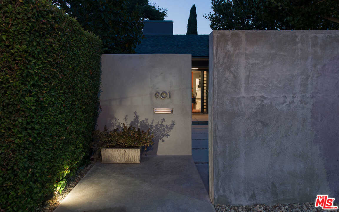 901 South Muirfield Road Los Angeles, CA 90019 - Photo 37 of 37 Gallery Image 37