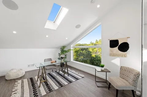 $2,499,000 | 953 Lupin Way, San Carlos, CA 94070