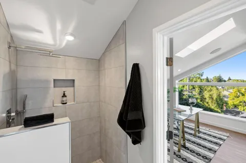 $2,499,000 | 953 Lupin Way, San Carlos, CA 94070