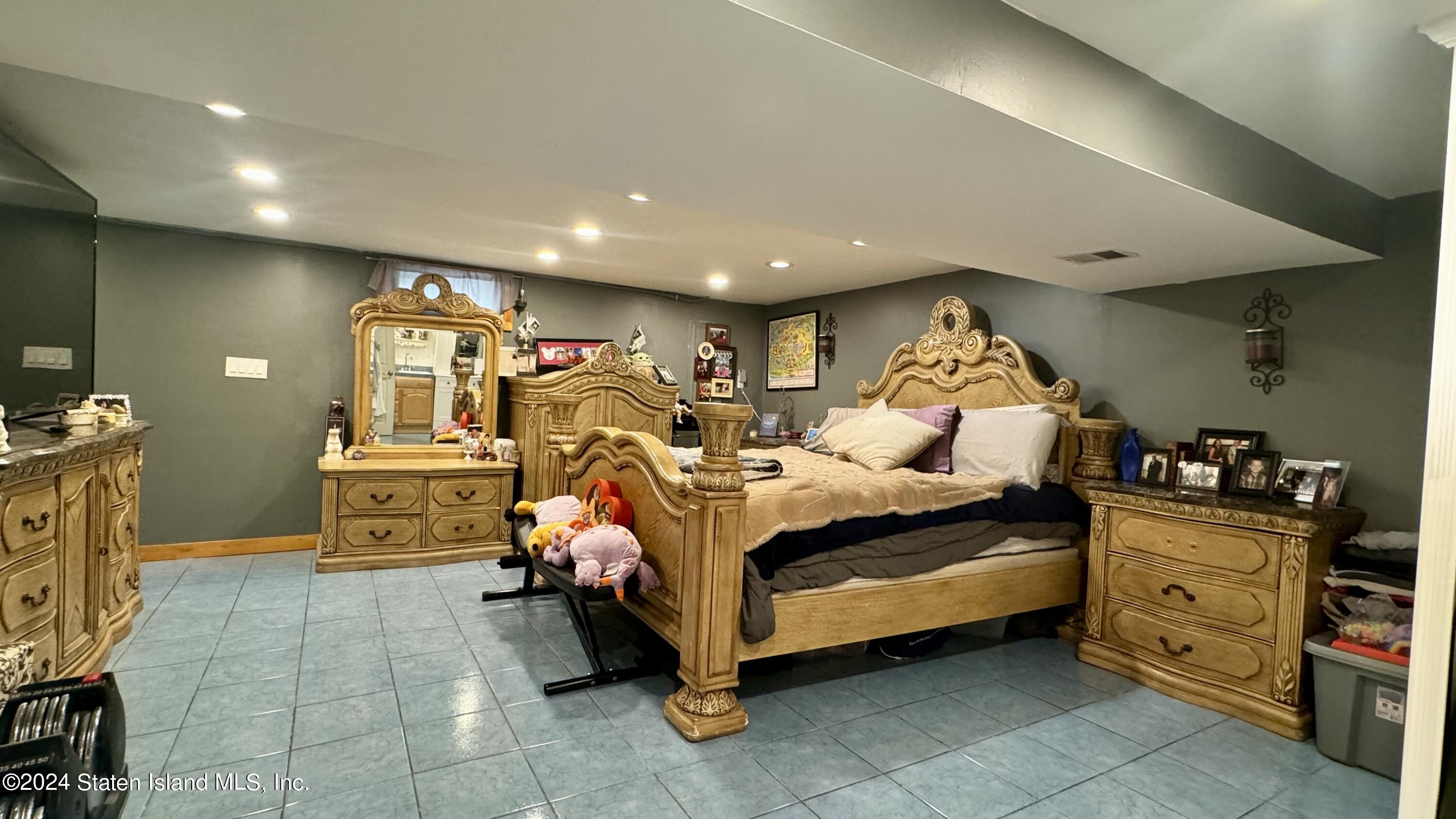 215 Beach Road Staten Island, NY 10312 - Photo 23 of 42 Basement