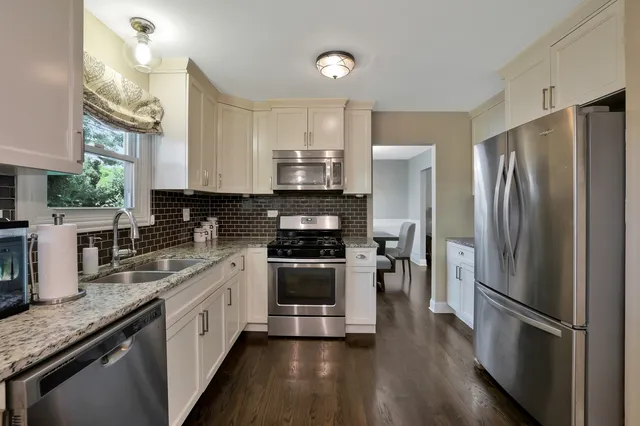 $649,900 | 562 Revere Avenue, Westmont, IL 60559