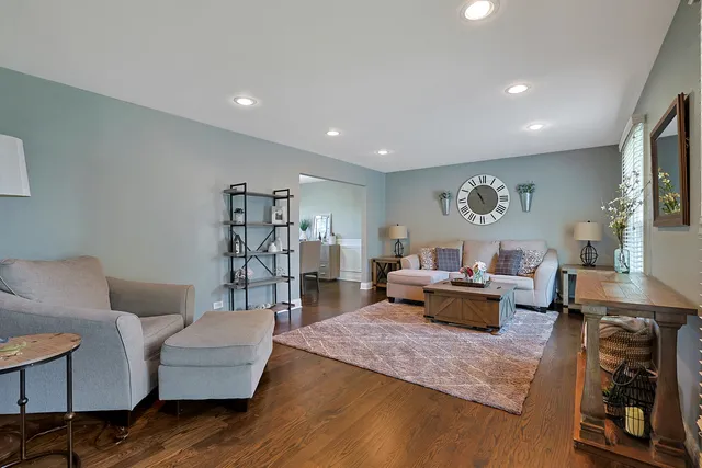 $649,900 | 562 Revere Avenue, Westmont, IL 60559