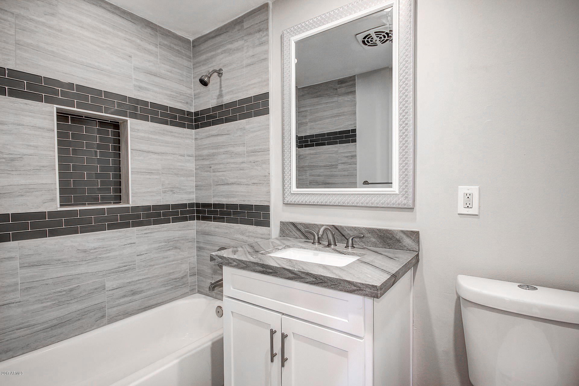2335 West Rose Lane Phoenix, AZ 85015 - Photo 17 of 30 Rose (17)