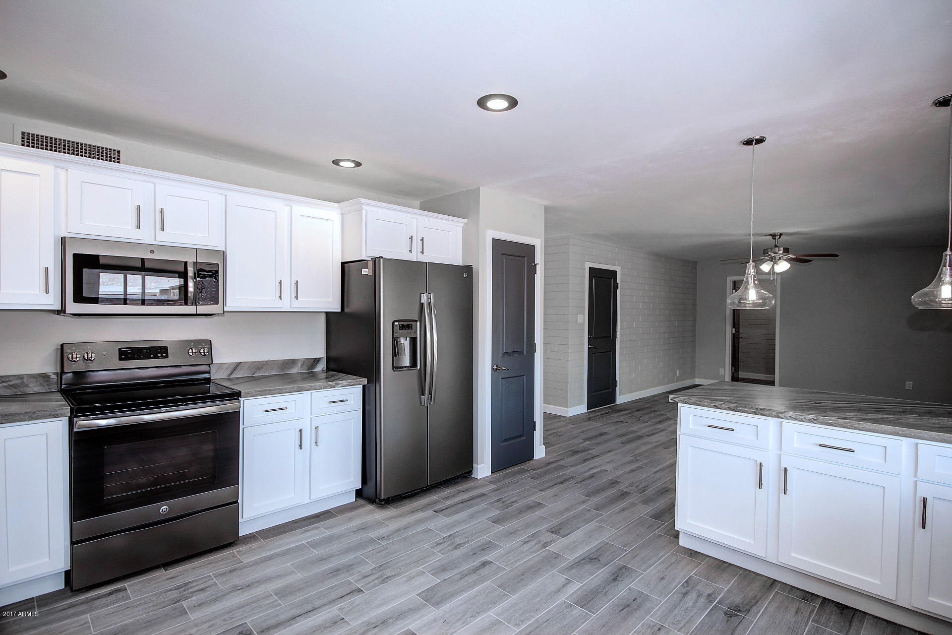 2335 West Rose Lane Phoenix, AZ 85015 - Photo 8 of 30 0078-Rose (8)