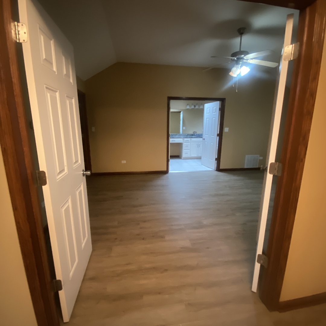 24446 Newport Drive Crete, IL 60417 - Photo 8 of 15