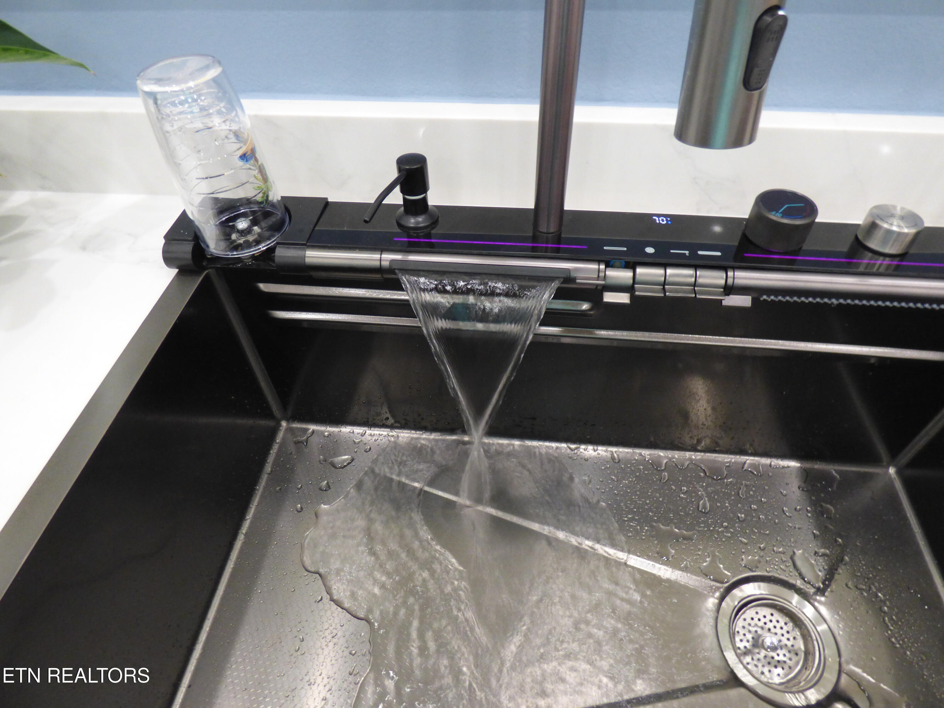 873 South Old Mail Road Crossville, TN 38572 - Photo 18 of 57 P1080374 - Copy